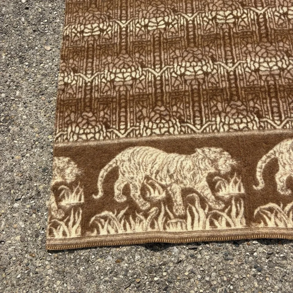 Vintage Peruvian Alpaca Wool Tigers Lama Blanket 70